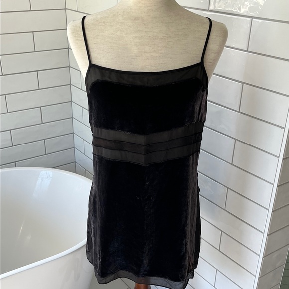 EUC Victoria's Secret Black Chemise - Picture 1 of 9